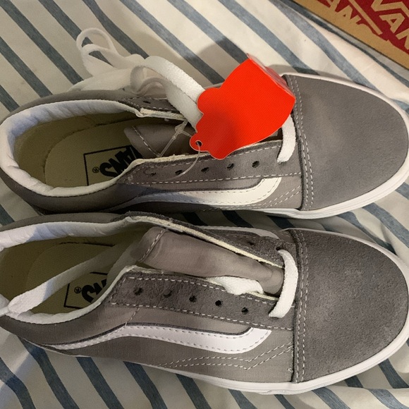 Vans - Picture 5 of 6